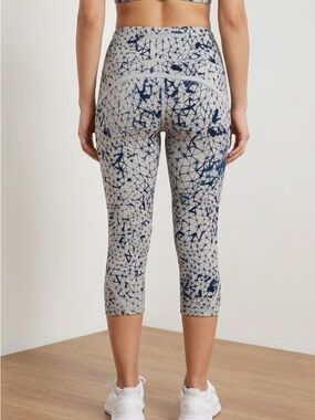 Lululemon High Waist Capri Leggings Size 10 Navy Cream Tie Dye